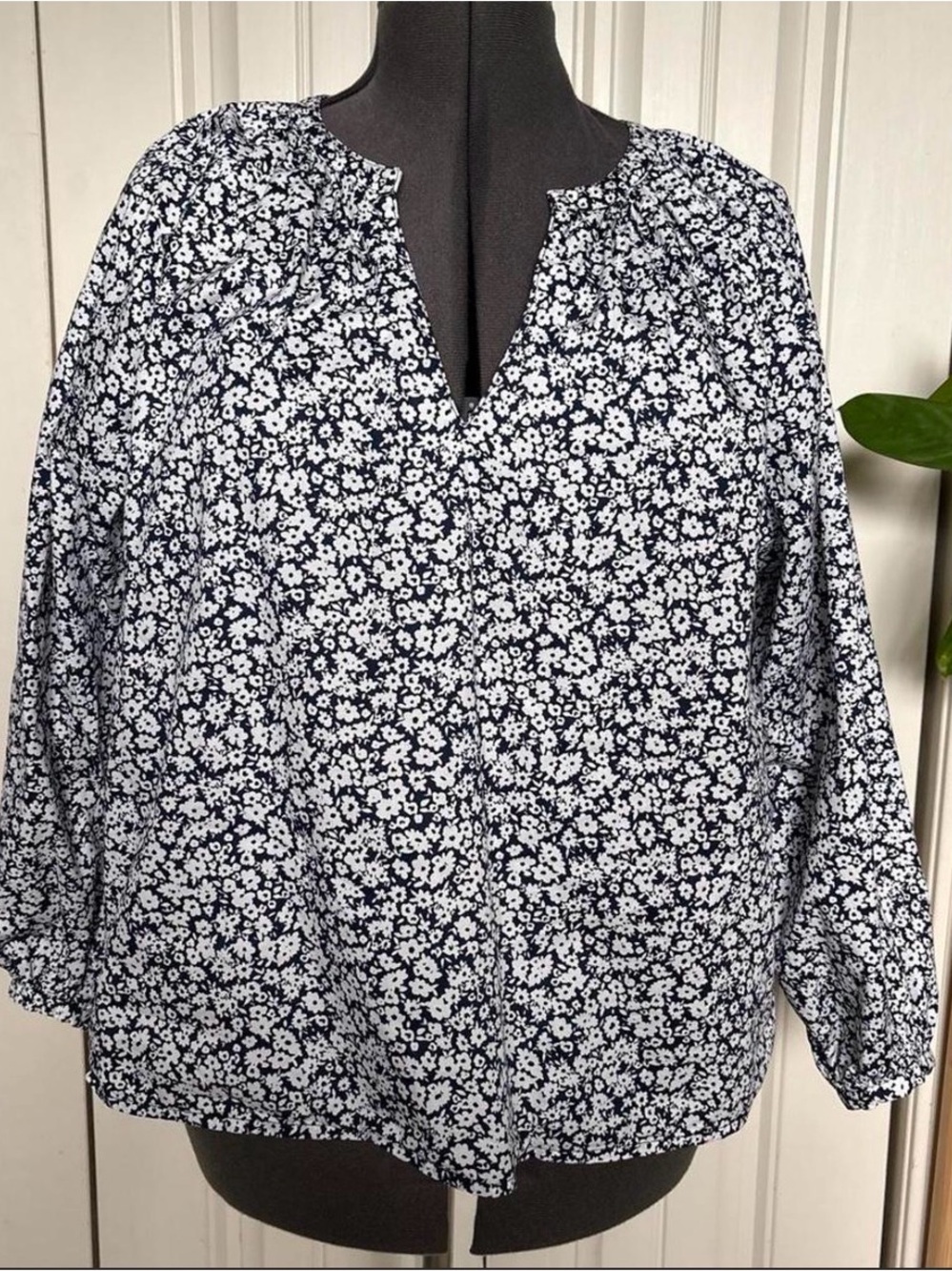 Old Navy Navy and White Floral Peasant Blouse